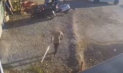 Belediye kamerasını boruyla kırdı!