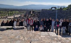 Gençler, tarih dolu bir gün geçirdi