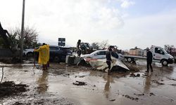 Kuşadası'nda selin yaraları sarılmaya çalışılıyor