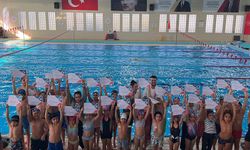 Aydın'da 2 ayda 200 çocuk yüzme öğrendi