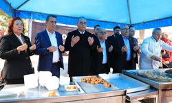 Efeler'de depremde  yaşamını yitirenler için lokma hayrı