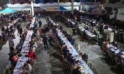 Başkan Yetişkin’in iftar sofraları binlerce kişiyi ağırlıyor