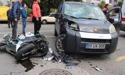 Ticari araçla motosiklet çarpıştı: 1 ağır yaralı