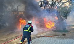 Aydın’da feci yangın: 2 araç küle döndü