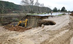 Aydın’da yol çöktü