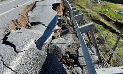 Aydın’da yine yol çöktü: Ulaşım tek şeritten