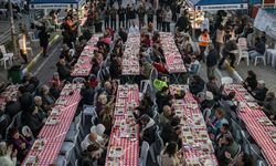 Kuşadası’nda ramazan ayının bereketi paylaştıkça çoğalıyor