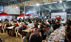 Balat Mahallesi'nde Ramazan bereketi paylaşıldı