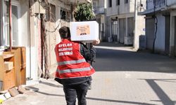 Efeler'in 'Kardeş Eli' Ramazan'ın bereketini hanelere taşıyor