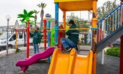 Kuşadası’nda çocuk parkları bahara hazırlanıyor