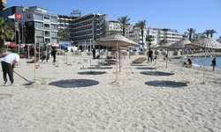 Kuşadası plajlarında sezon hazırlığı başladı