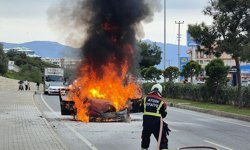 Aydın'da 2 araç alevlere teslim oldu
