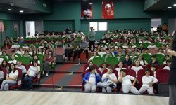 Kuşadası’nda öğrencilere sosyal girişimcilik semineri