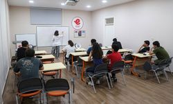 Başkan Anıl Yetişkin’den gençlere sınav desteği