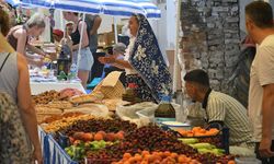 Kuşadası’nda ‘Kiraz Şenliği’ coşkuyla başladı