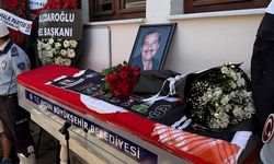 Eski başkan Berberoğlu, son yolculuğuna uğurlandı