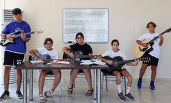 Başkan Yetişkin’den karne hediyesi