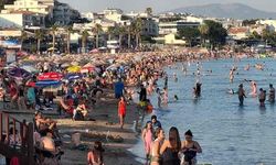 Didim sahillerini tatilciler doldurdu