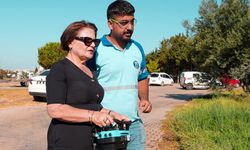 Başkan Gençay, çim biçme robotunun ilk saha denemesine katıldı
