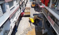 Efeler'de yol yenileme çalışmaları hız kesmiyor