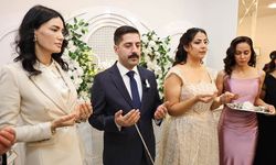 Sarıbaş, danışmanını mutlu gününde yalnız bırakmadı