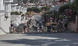 Didim Belediyesi Akbük’te parke taşı döşeme çalışmalarını sürdürüyor