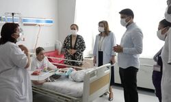Aydın'da tedavi gören miniklere moral ziyareti