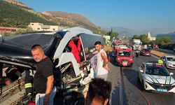 Söke-Milas yolunda can pazarı: 2 ölü, 3'ü ağır 18 yaralı