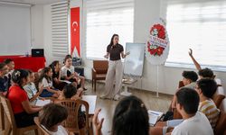 Efeler’de çocuklar felsefeyle düşünmeyi öğreniyor