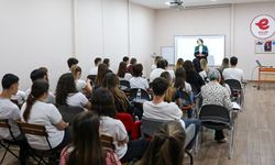 Efeler’den gençlere sınav yolculuğunda güçlü rehberlik desteği
