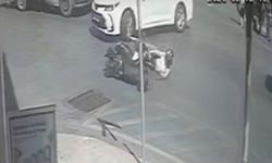 Otomobil ile motosiklet çarpıştı
