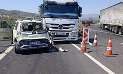 Tır, otomobile arkadan çarptı: 3 yaralı