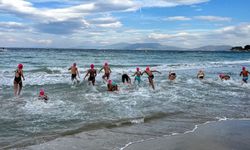 Kuşadası’nda kulaçlar kız öğrenciler için atıldı