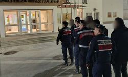 Durdurulan minibüsten 20 düzensiz göçmen çıktı