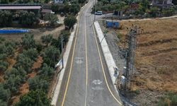 Efeler’de yol yapım çalışmaları devam ediyor