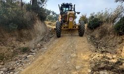 Efeler’de hasar gören tarım arazi yolları açılıyor