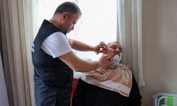 Efeler evde bakım hizmetleri yüreklere dokunuyor