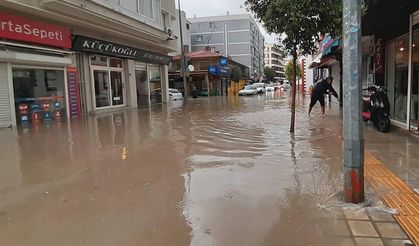 Aydın'da sağanak yaşamı olumsuz etkiledi