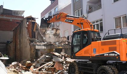 Kuşadası’nda kentsel dönüşüm çalışmaları devam ediyor