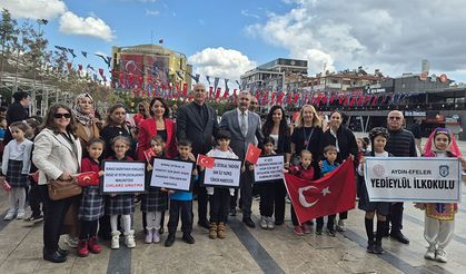 Aydınlı minikler Şehitler Anıtı’nı ziyaret etti