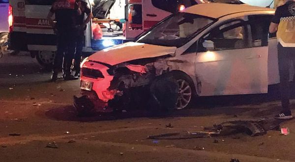 Aydın’da 2 otomobilin çarpıştı kazada iki kişi yaralandı