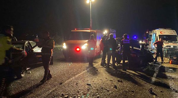 Aydın’da iki otomobilin çarpışması sonucu 6 kişi yaralandı