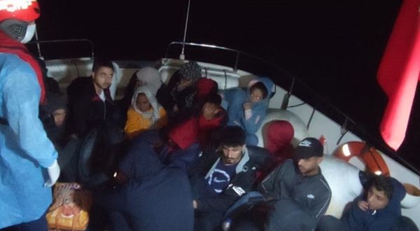Aydın'da geri itilen 50 düzensiz göçmen kurtarıldı