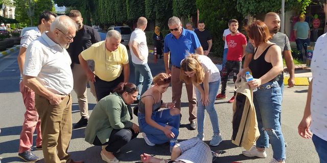 Kaza yapan yaşlı adamın yardımına Çerçioğlu koştu