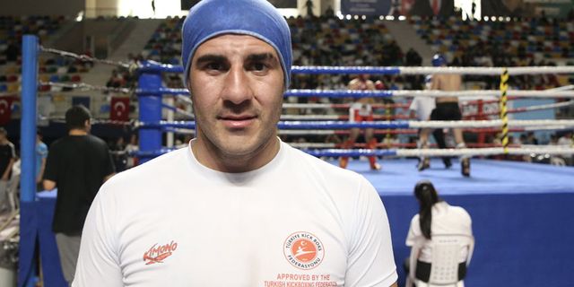 Milli kick boksçu, Aydın’da askeriyeden aldığı özel izinle Türkiye Şampiyonası'na katıldı