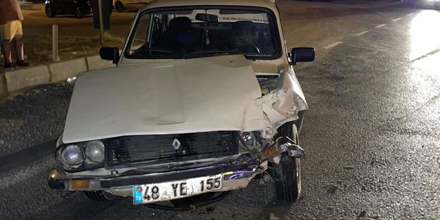 Aydın’da iki otomobil çarpıştı: 2 yaralı