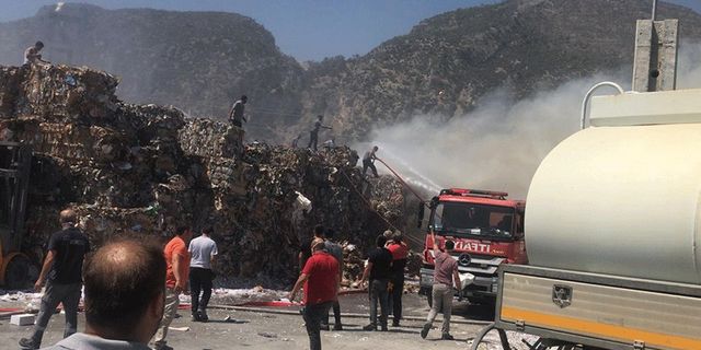 Aydın'da kağıt toplama alanında yangın
