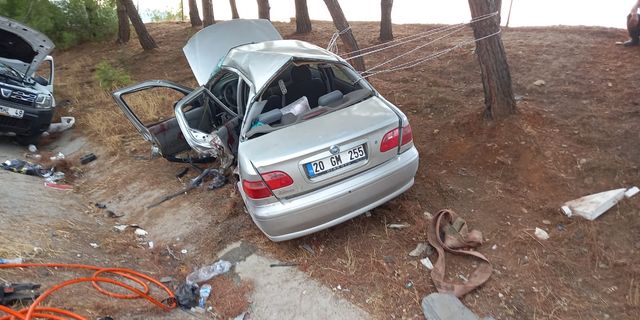 Aydın’da 2 otomobil çarpıştı : 2 ölü 3 yaralı