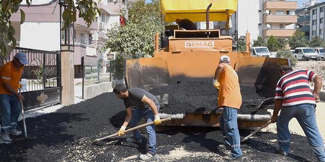 Kuşadası Belediyesi hizmeti “yol” eyledi