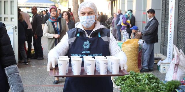 Büyükşehir Belediyesi sabahları sıcak çorba ikramına başladı